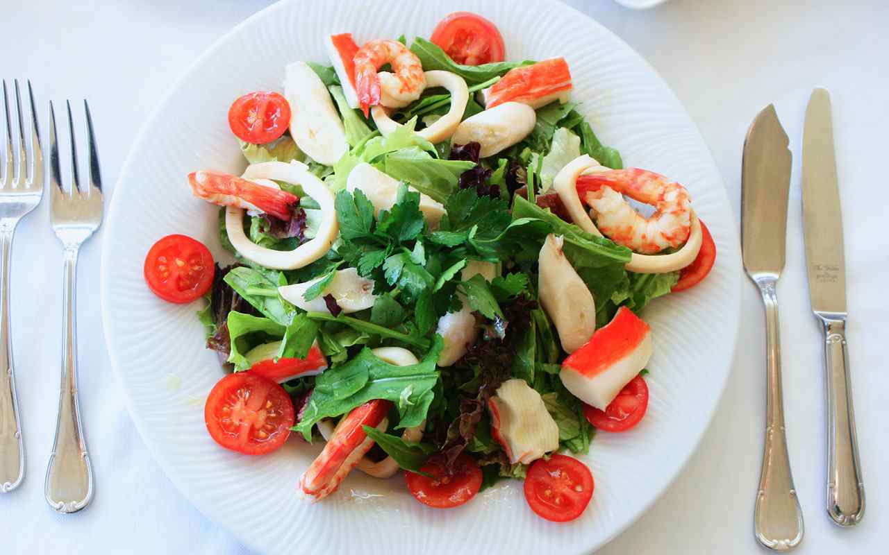 SEAFOOD SALAD
