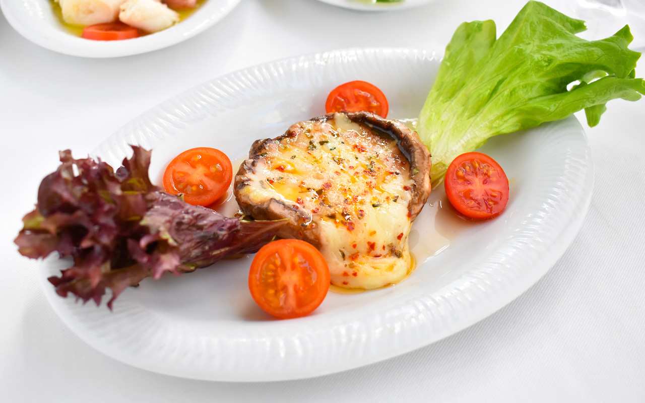 GRILLED MUSHROOMS WITH KASHAR CHEESE