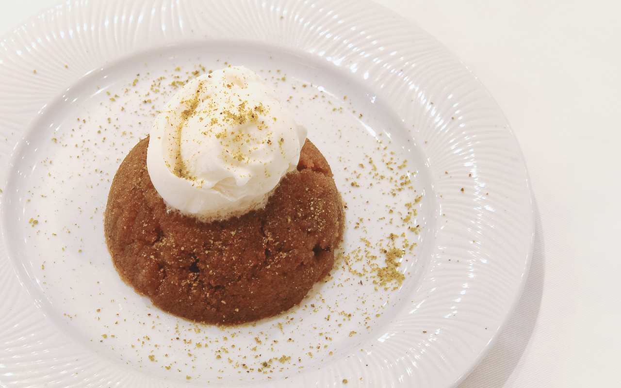 SEMOLINA DESSERT WITH ICE CREAM